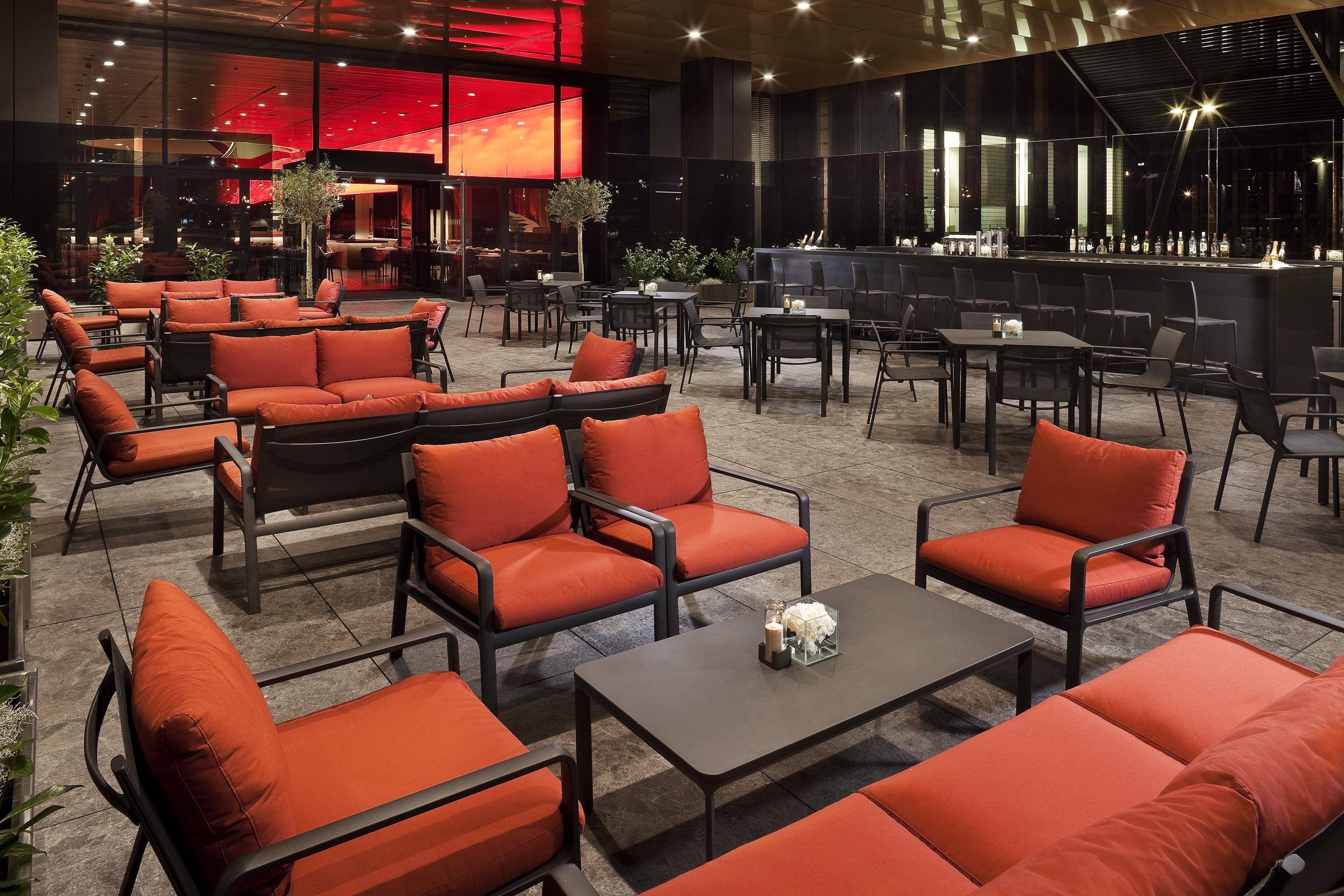 Melia Vienna Hotel Exterior photo The lounge at the airport