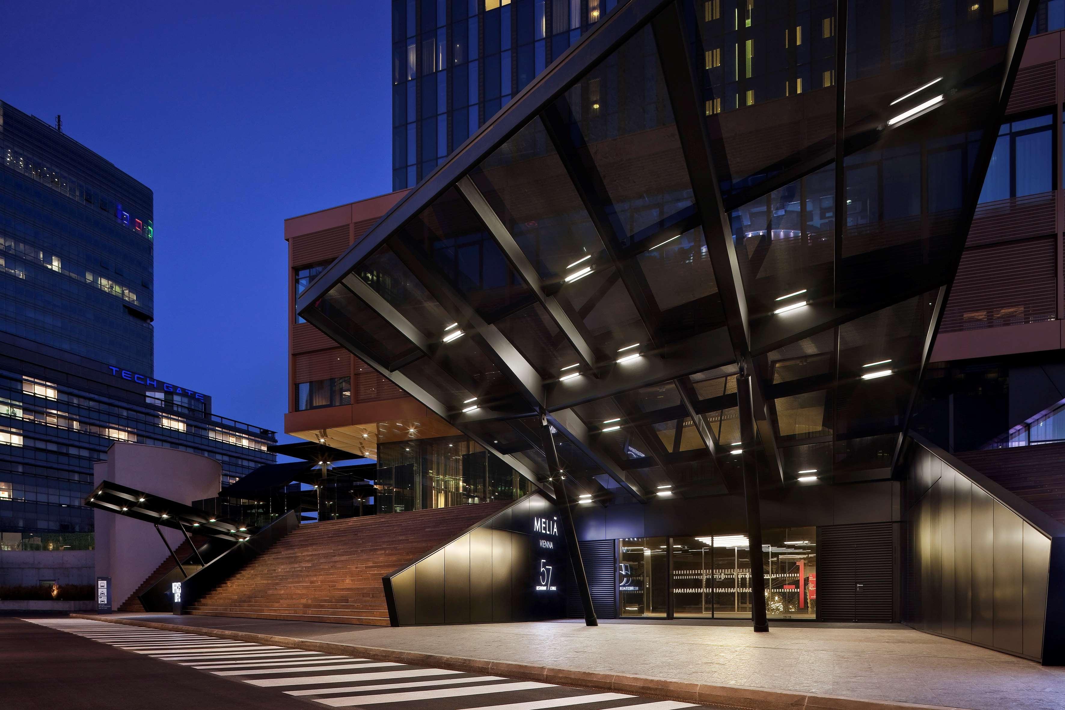 Melia Vienna Hotel Exterior photo The entrance to the hotel