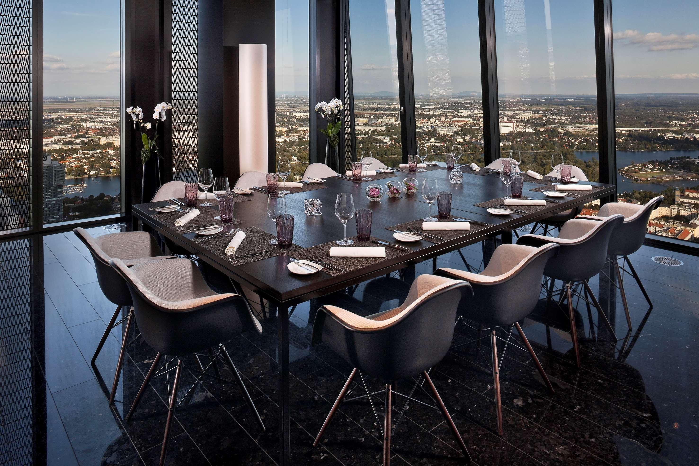 Melia Vienna Hotel Exterior photo The Table, 2012